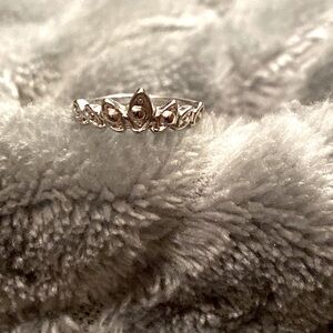 Crown Shapes silver ring